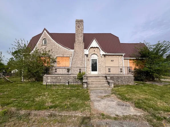 150 Hilltop Dr, Hopkinsville, KY 42240