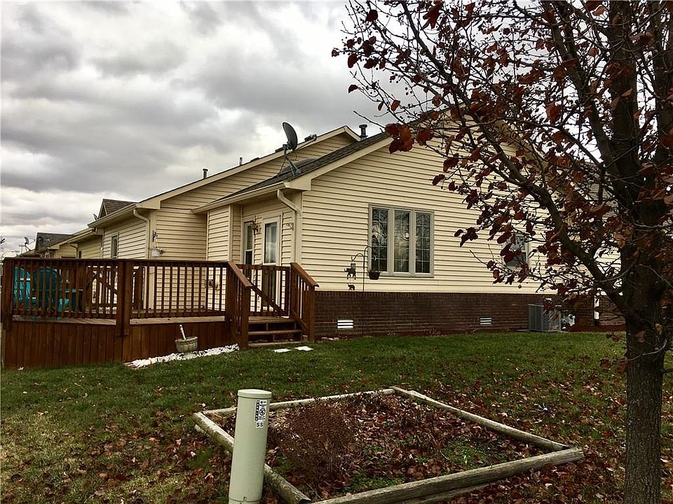 2nd image of 798 Ivy Ln