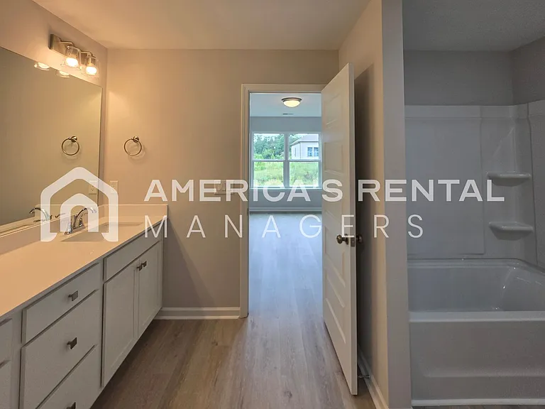 10304 Squires Way — Photo 43