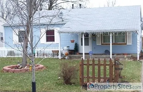 4514 Grimsby Rd photo 1
