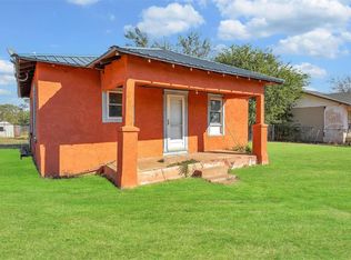1114 N 3rd St, Sayre, OK 73662