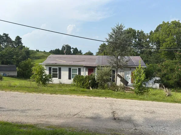 597 Dunham Rd, Leon, WV 25123