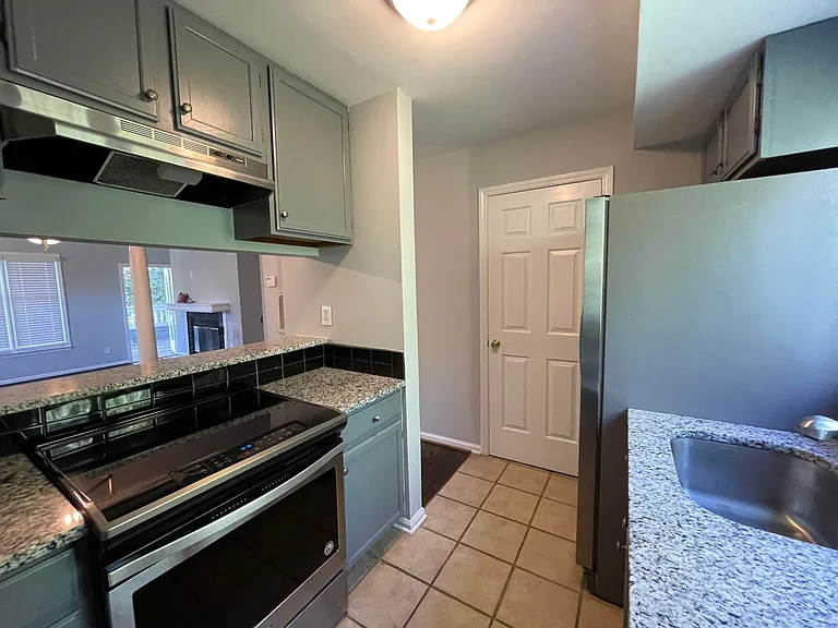 433 W 8th St #69 — Photo 3
