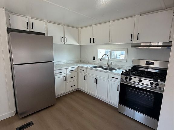 4th image of 17971 Jonathan St Space 20