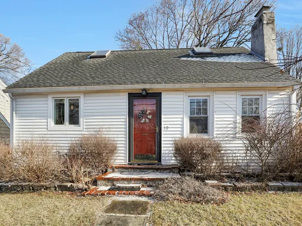 19 Cedar Crest Place, Norwalk, CT 06854