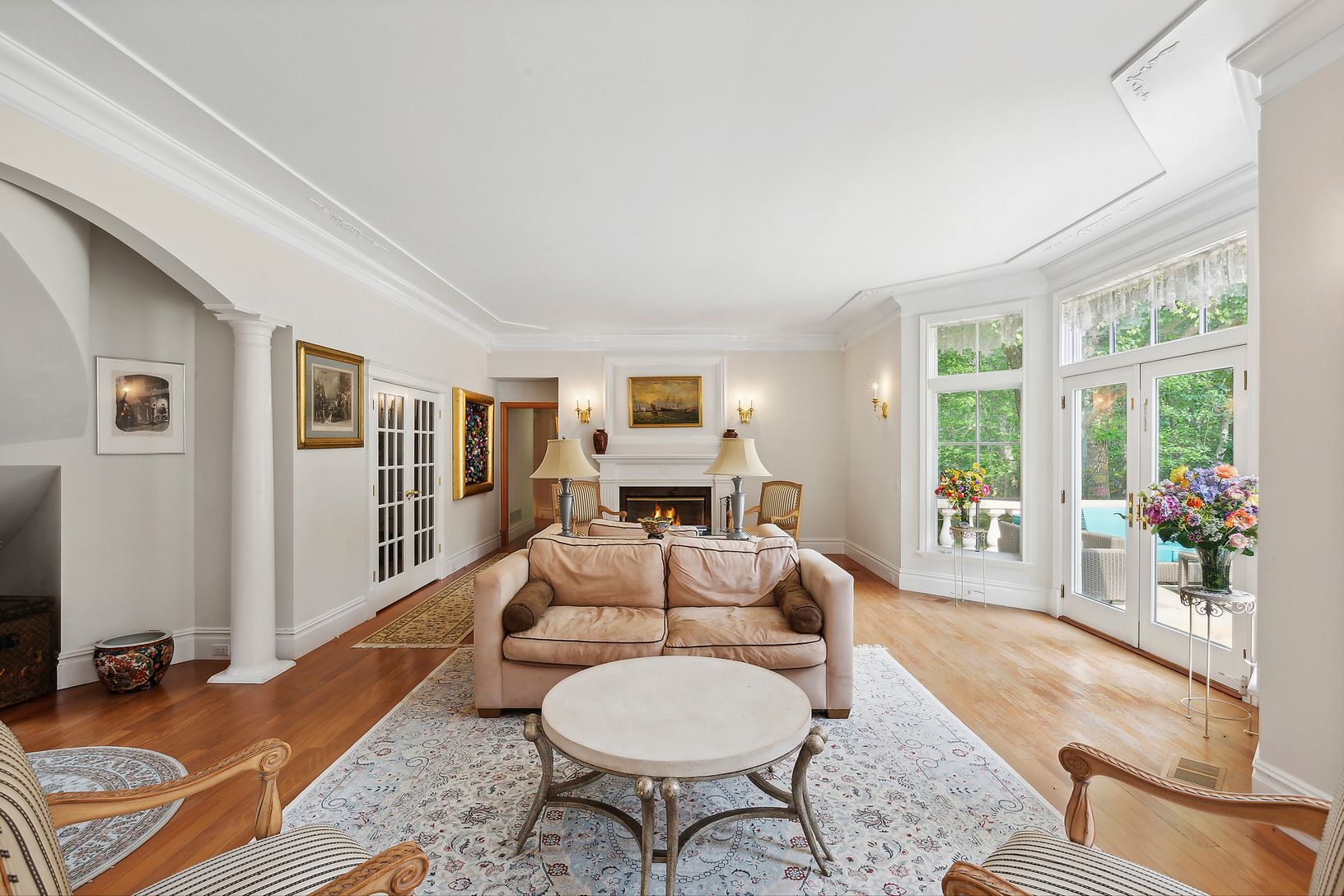  Living room with fireplace