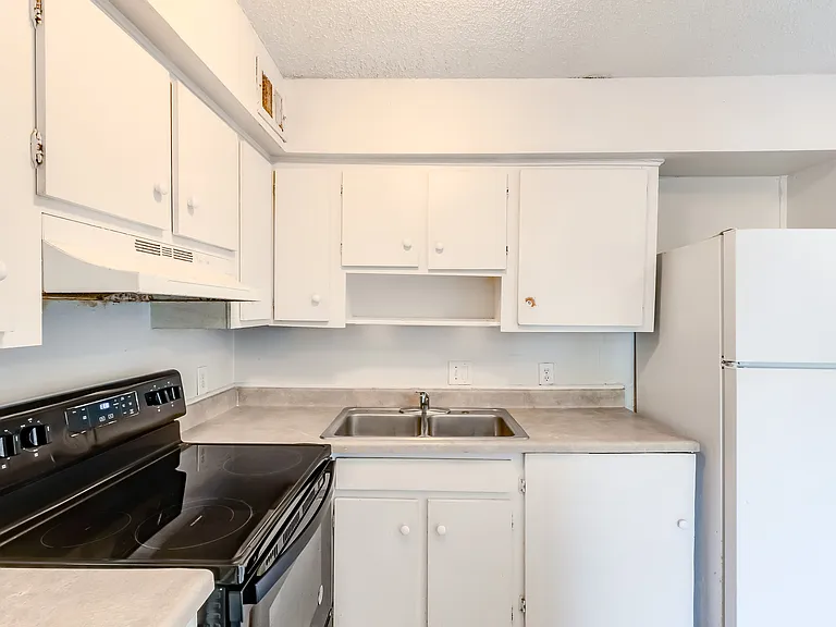2215 Mission Hill Cir #103 — Photo 4