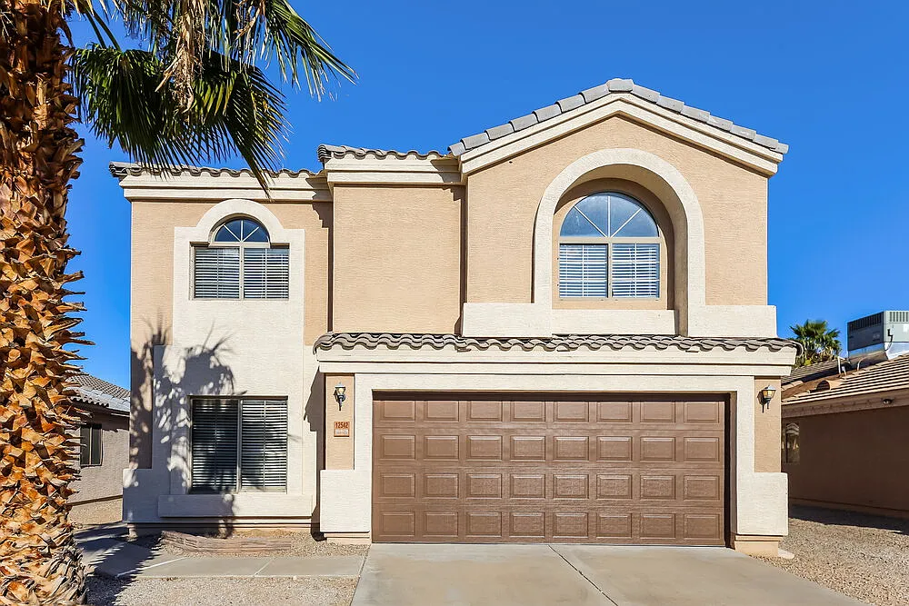 4 bed, 2.5 bath, 2178 sqft, $2,515 — Photo 1