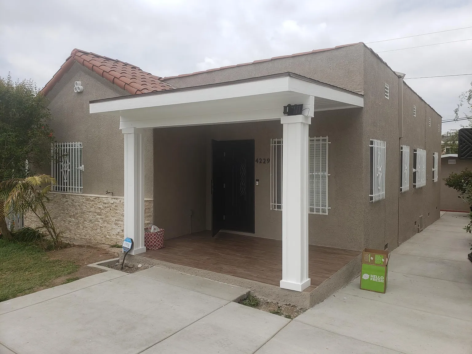 Mandalay Drive, Los Angeles — Photo 1