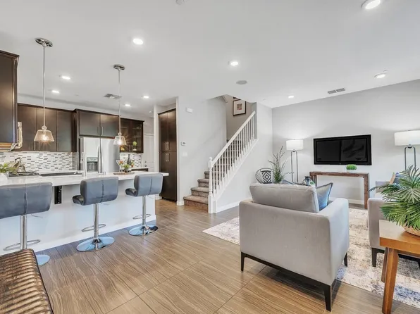 10934 International Dr, Rancho Cordova, CA 95670