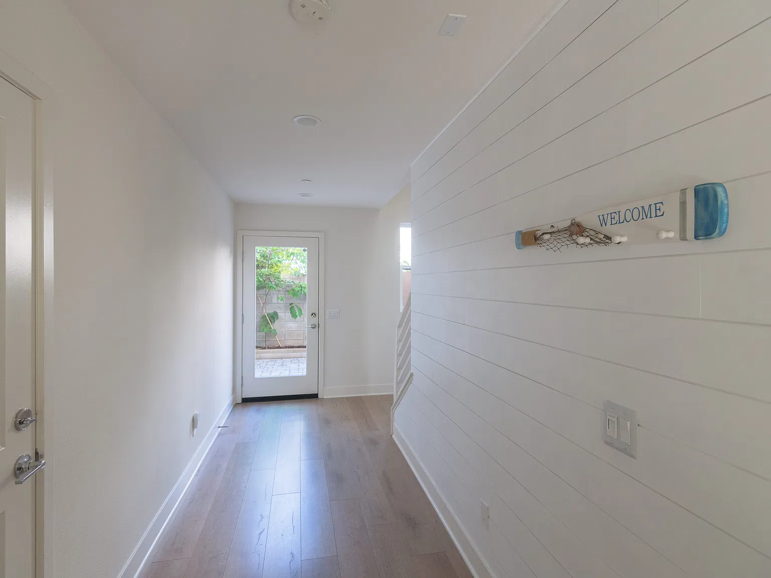 3 bed, 1996 sqft, $6,500 — Photo 2
