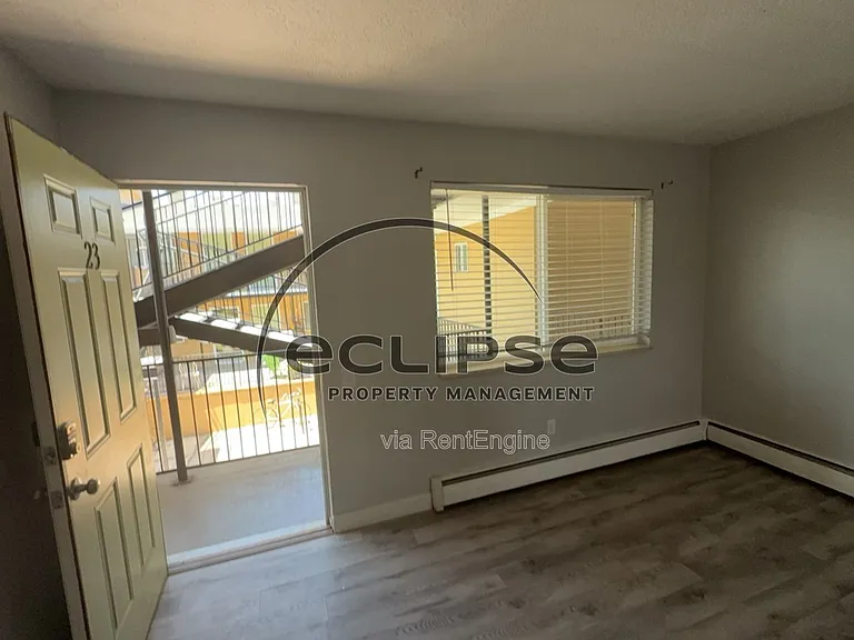 Summit View Apartments — Photo 211