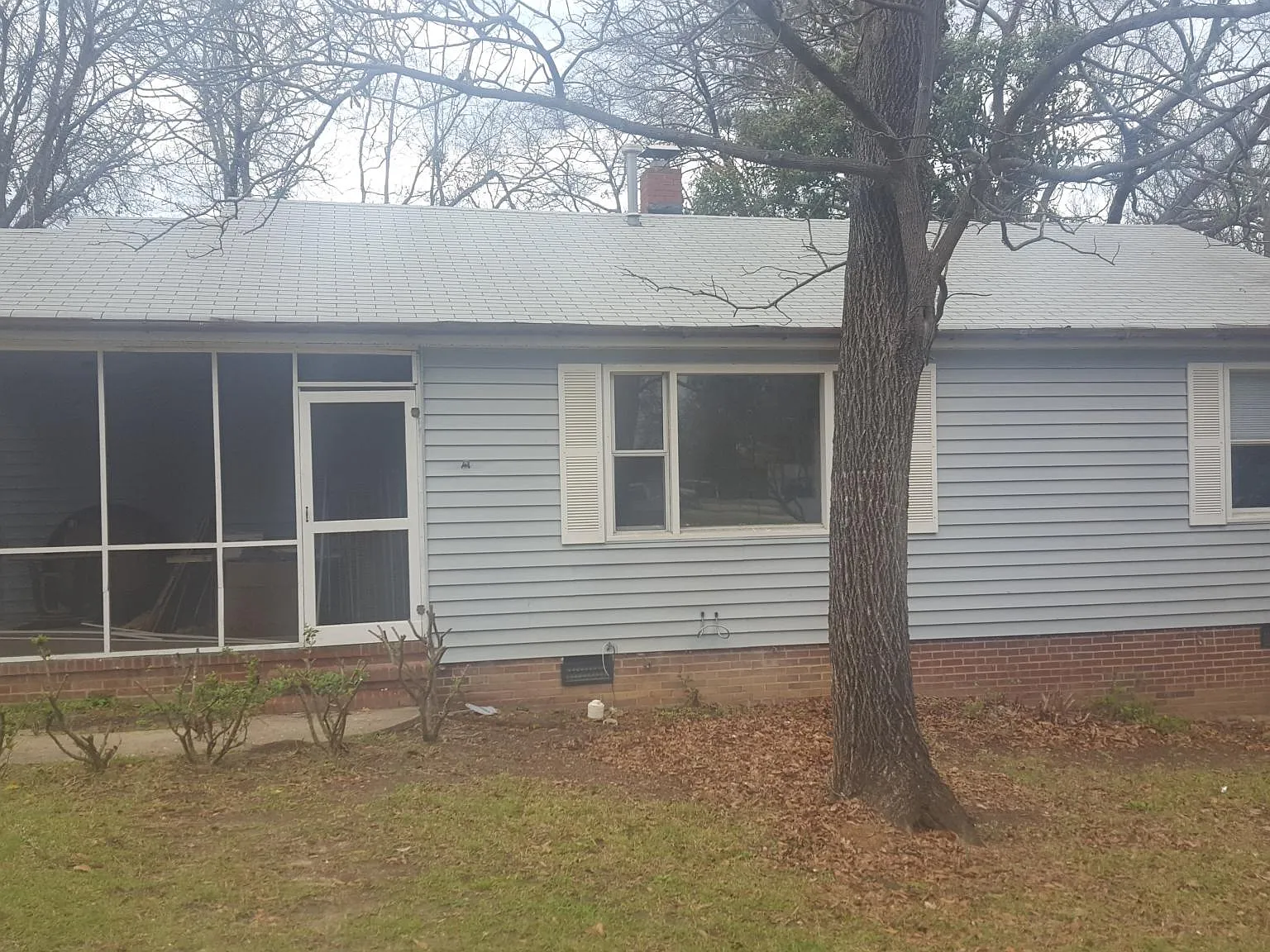 3 bed, 1080 sqft, $1,250 — Photo 1