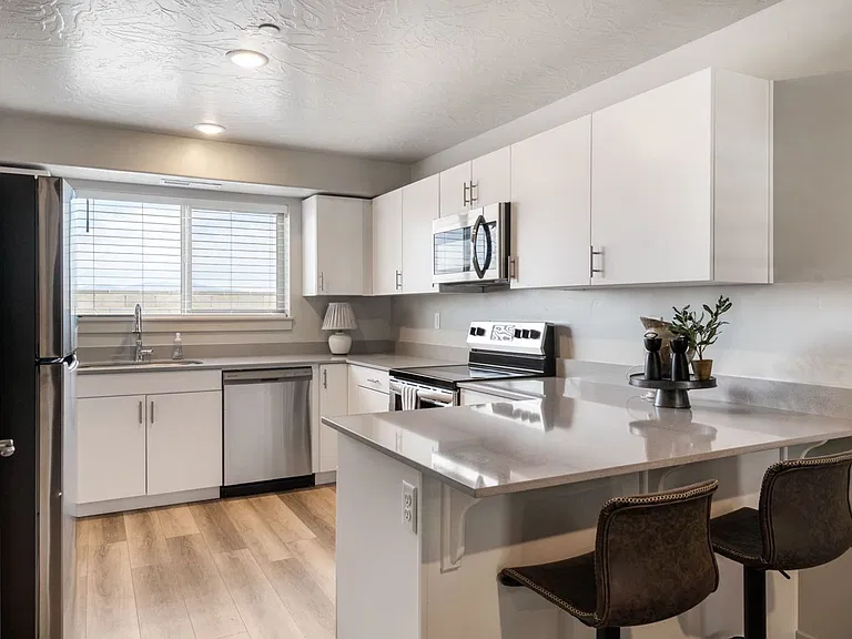 184 N Lone Rock Dr #B202 — Photo 1