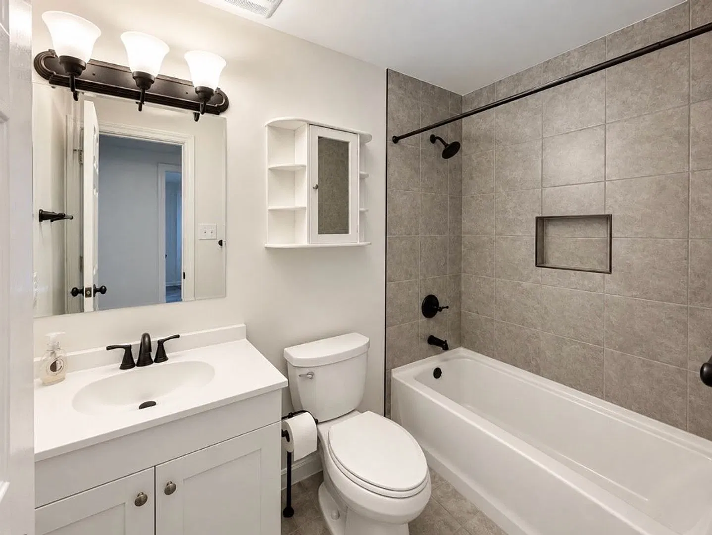 5992 Richfield Ave — Photo 4