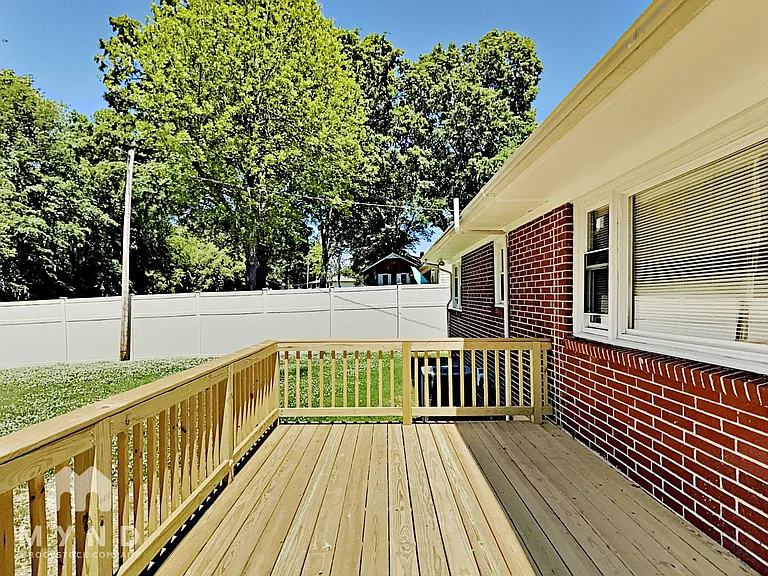 2338 Linwood Rd — Photo 18