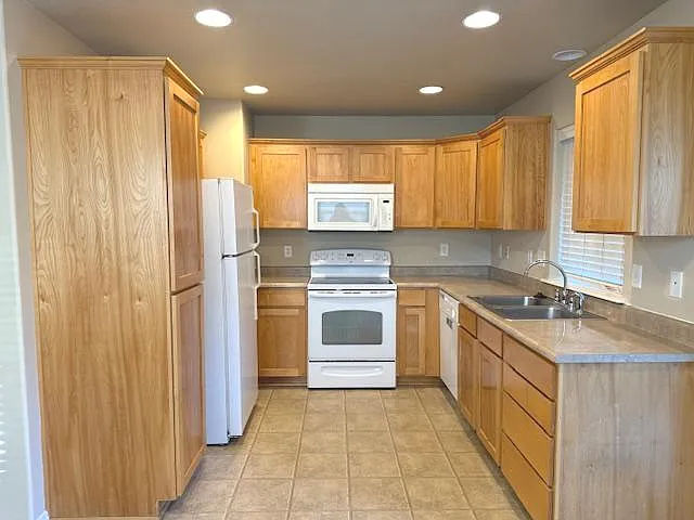 1161 Progress Dr #B — Photo 6