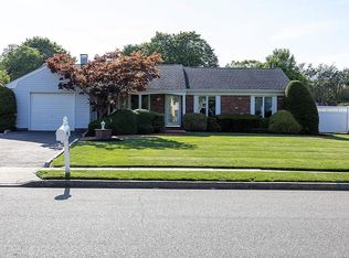 442 China Rd, Sayville, NY 11782