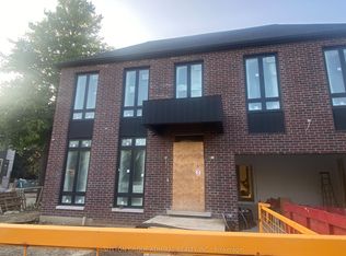 78 Burncrest Dr #BASEMENT, Toronto, ON M5M 2Z5
