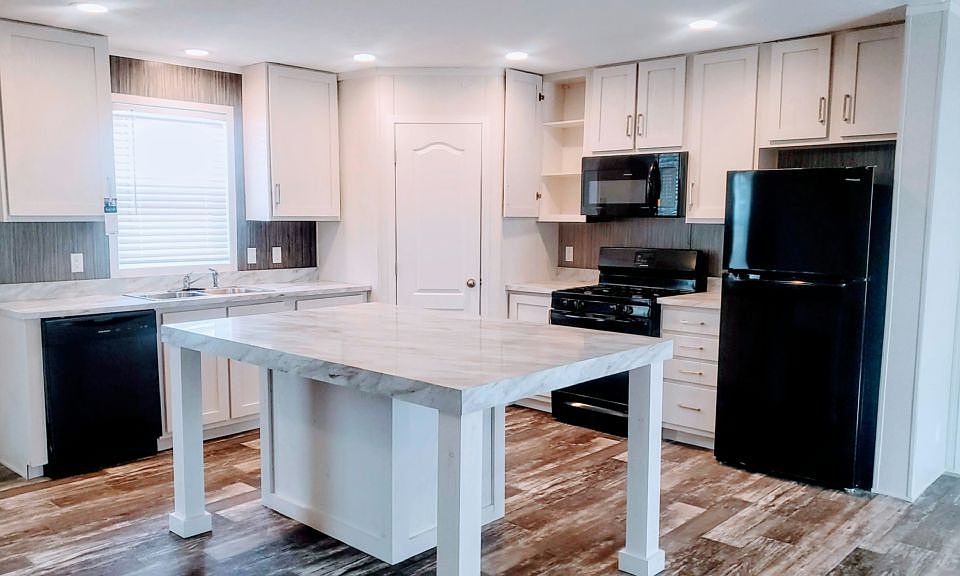 1st image of 3900 Clark Ln #129