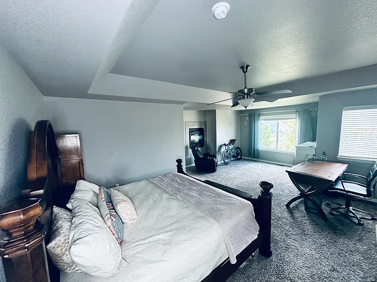 520 Mount Rainier St — Photo 16