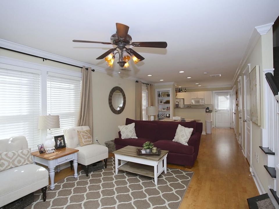 2nd image of 490 Barnett Shoals Rd APT 734