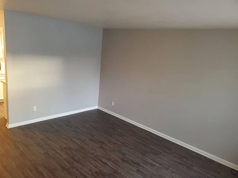 Stratford East Apartments — Photo 56