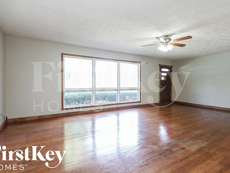 6605 W 14th St — Photo 4