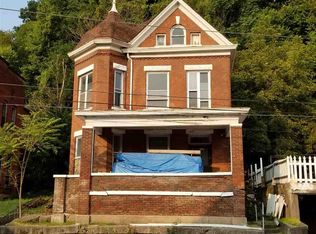 945 Bluff St, Dubuque, IA 52001