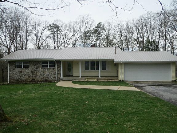 4th image of 604 Dogwood St