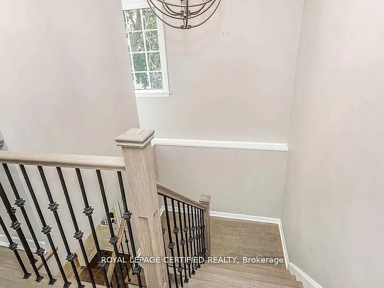 1466 Seagram Ave — Photo 12