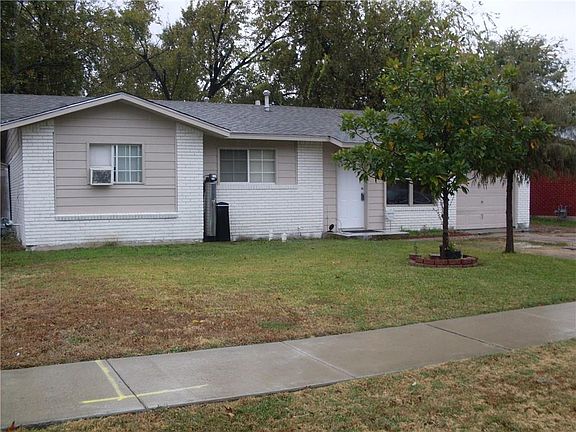 2nd image of 1514 E Lovers Ln