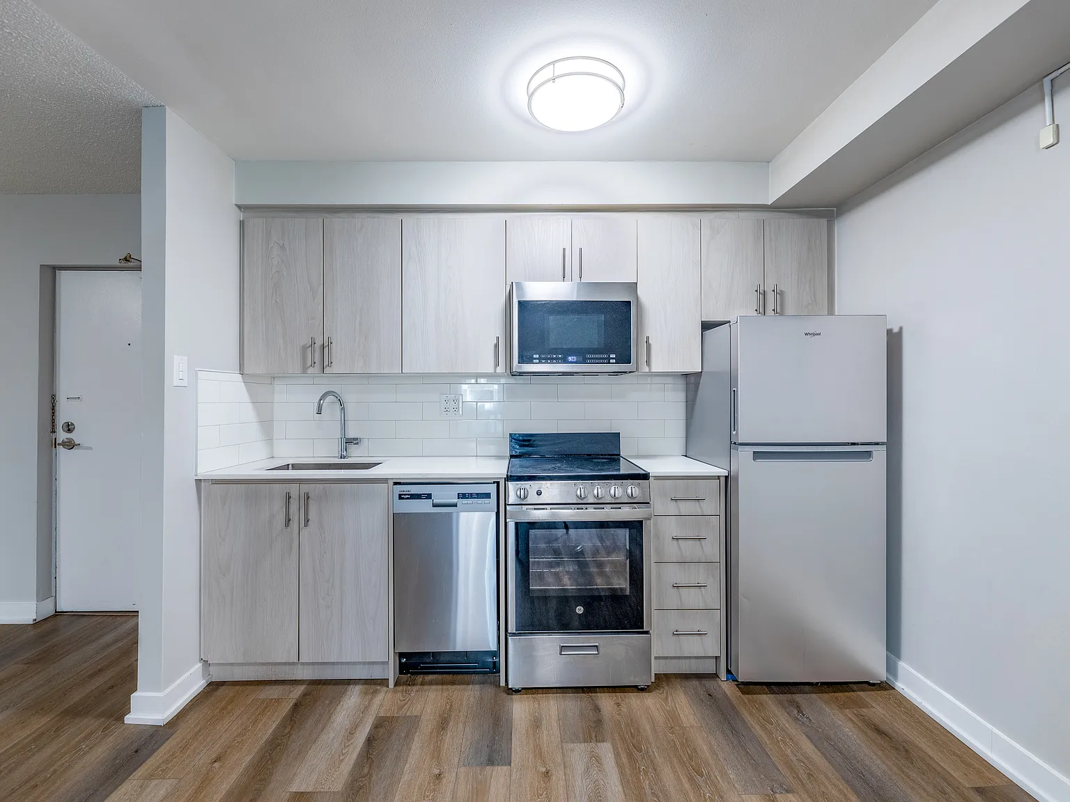 Sherwood Court Apartments — Photo 1