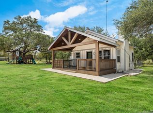 1000 clear lake, Poteet, TX 78065