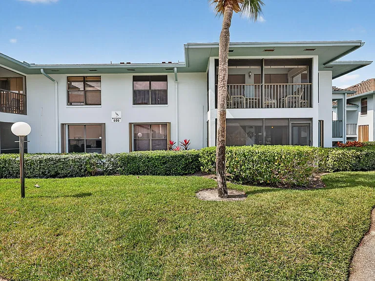 950 S Kanner Hwy #603 — Photo 30