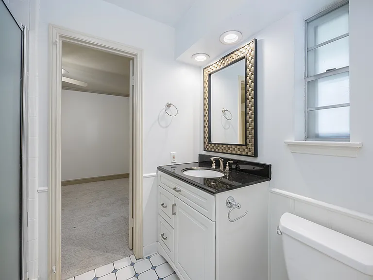 1404 Seminole Dr — Photo 21