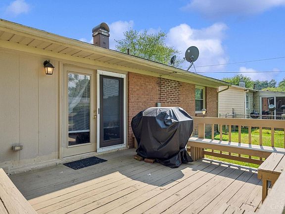 5th image of 353 Westfield Dr