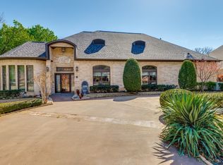 2 Royal Oaks Cir, Denton, TX 76210