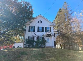 10 William St, Chester, MA 01011