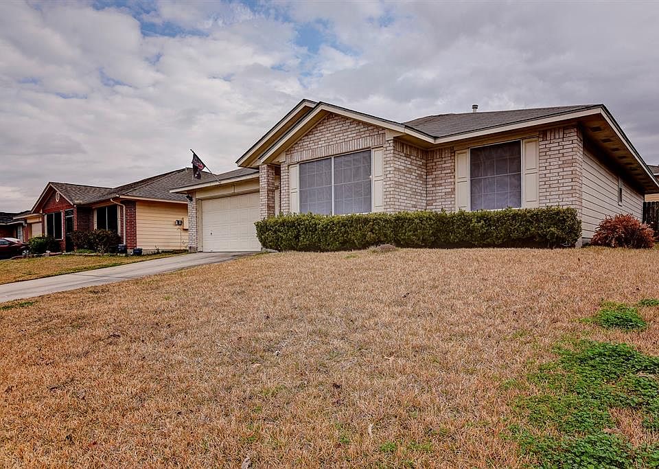 1st image of 10915 Bradford Way Dr
