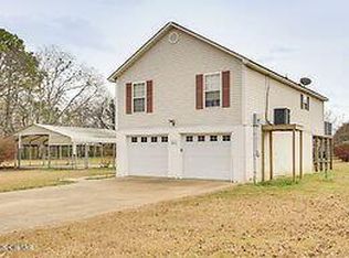2705 Wharf Rd, Savannah, TN 38372