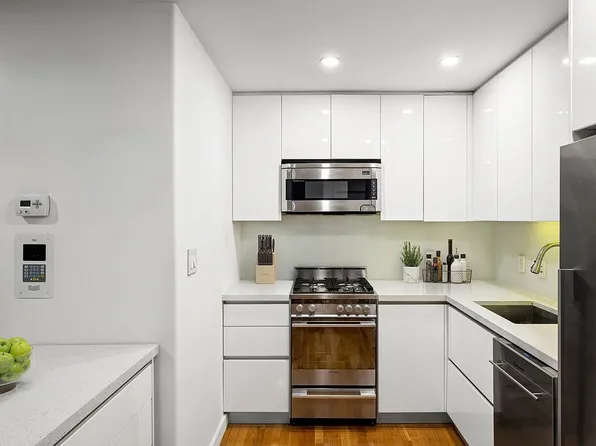 148 E 24th St APT 2A, New York, NY 10010