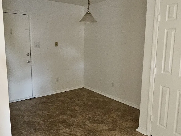 10125 Fournier Ave #B — Photo 4