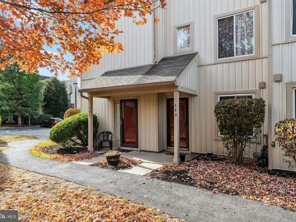 386 Woodlake Dr, Marlton, NJ 08053
