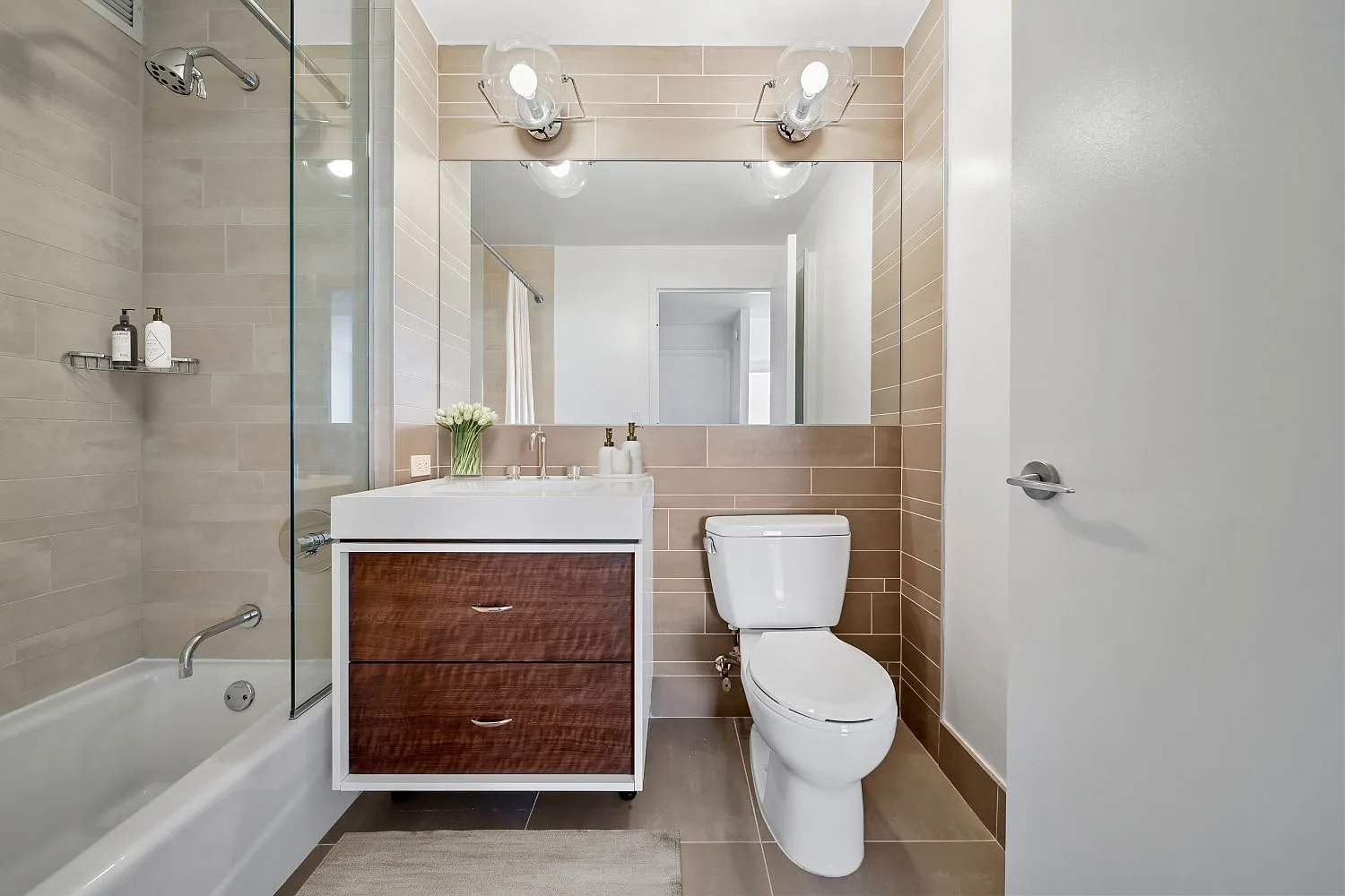 550 West 45th Street — Photo 2