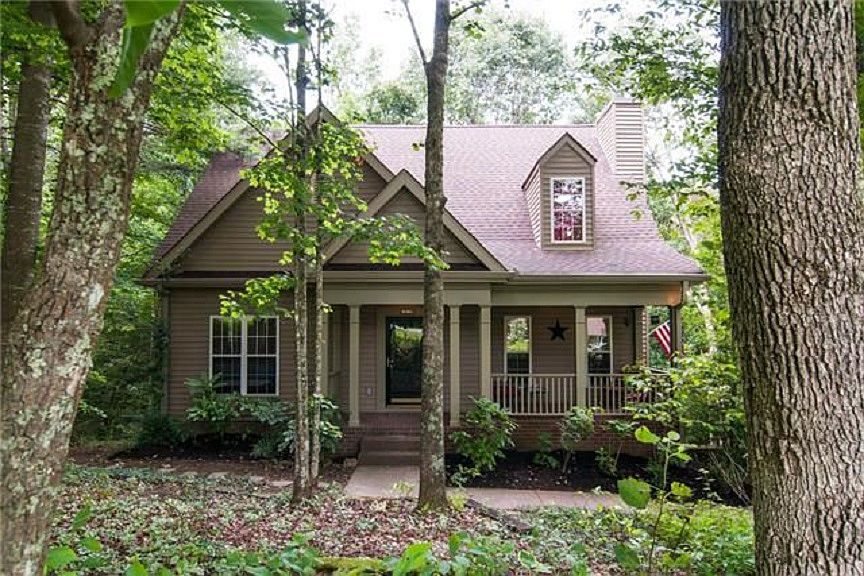 1st image of 1012 Lakeside Ct