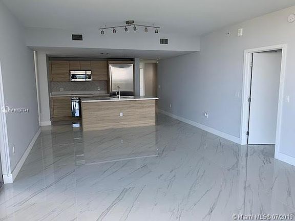 5th image of 16385 Biscayne Blvd Unit 2907
