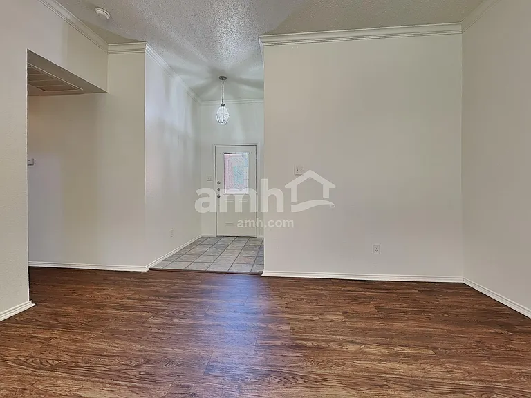 818 La Sierra Ct — Photo 6