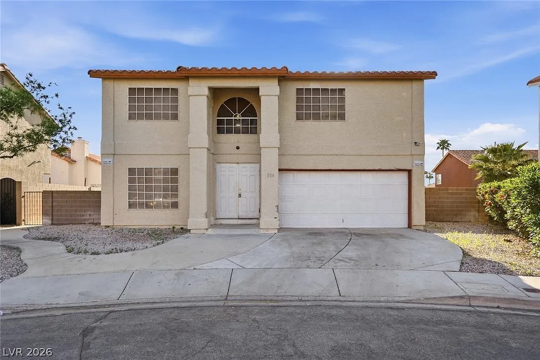 5 bed, 2.5 bath, 1981 sqft, $2,380 — Photo 2