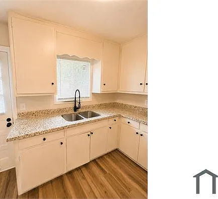 130 Wacker Dr — Photo 12